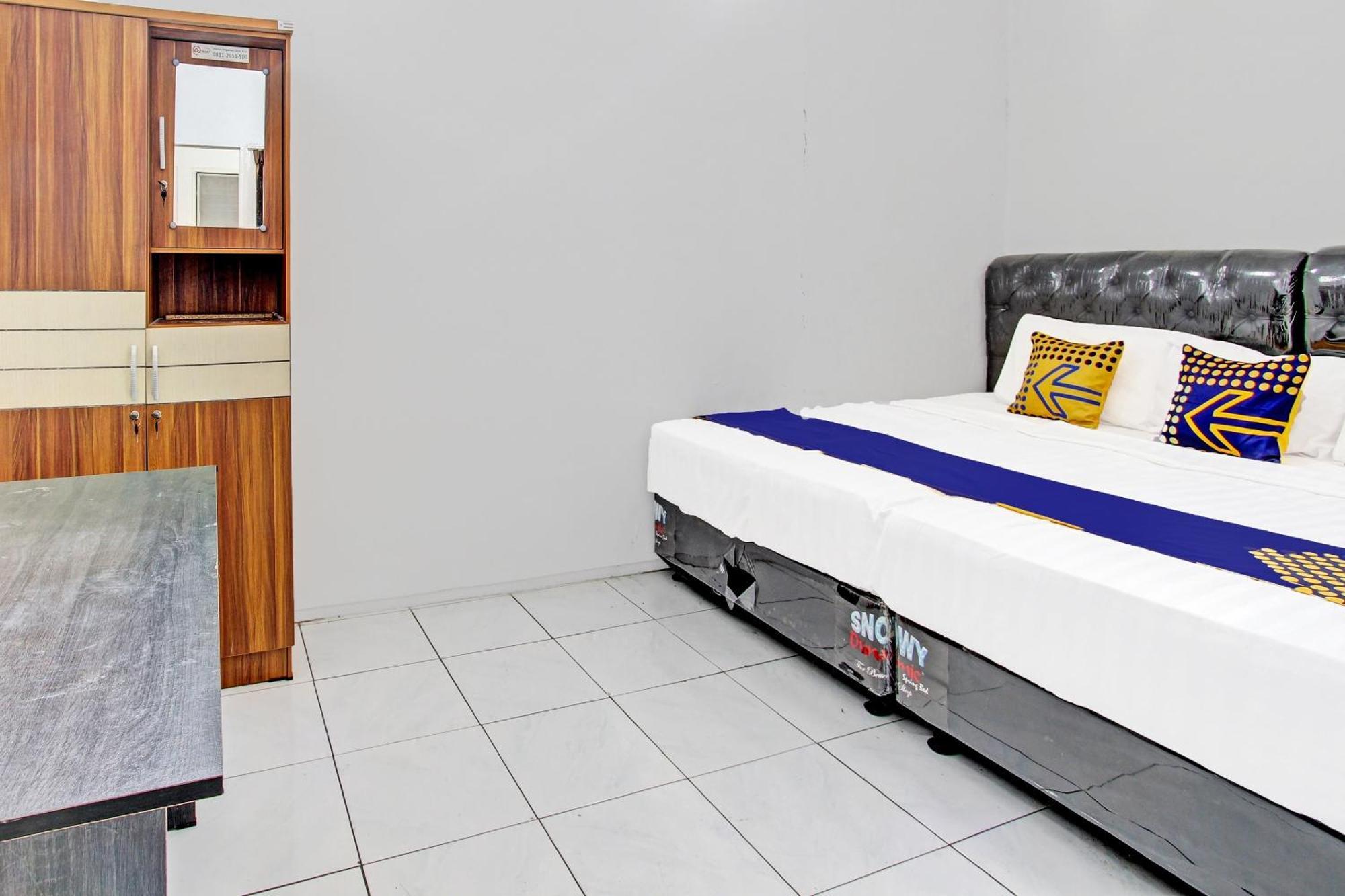 Oyo Life 91523 Kenari 2* Kudus